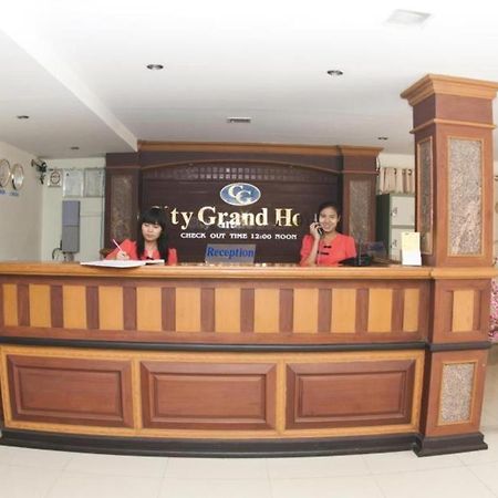 City Grand Hotel Мандалей Екстериор снимка
