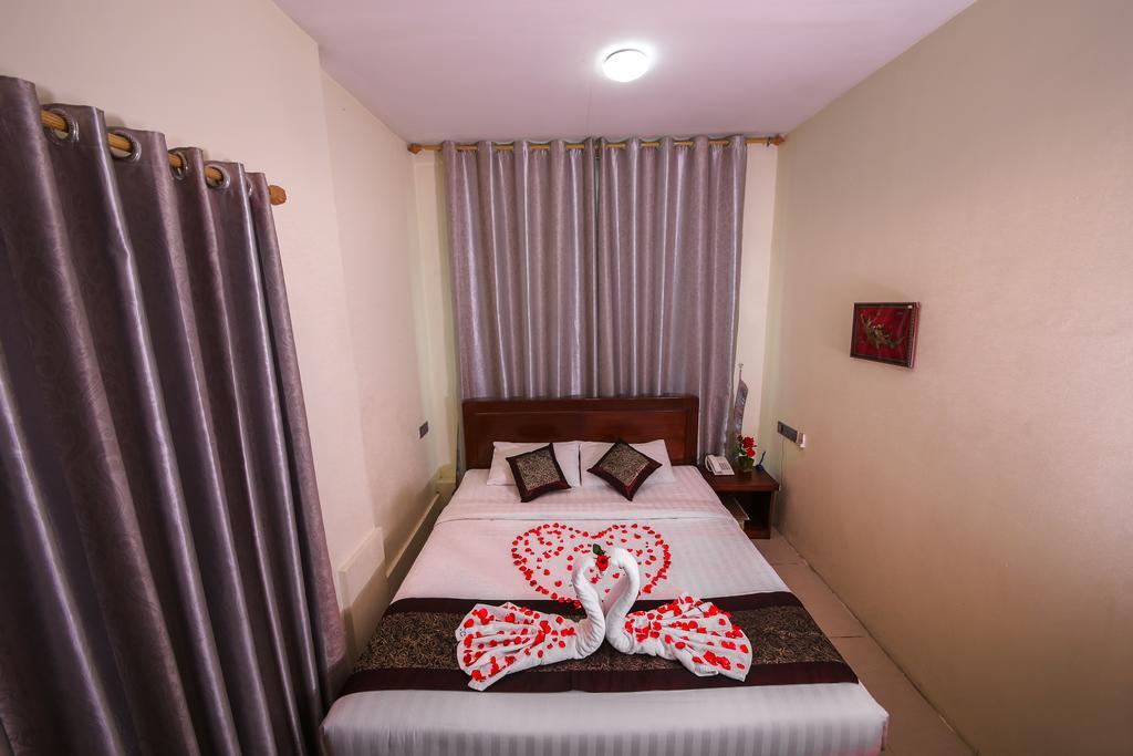 City Grand Hotel Мандалей Екстериор снимка