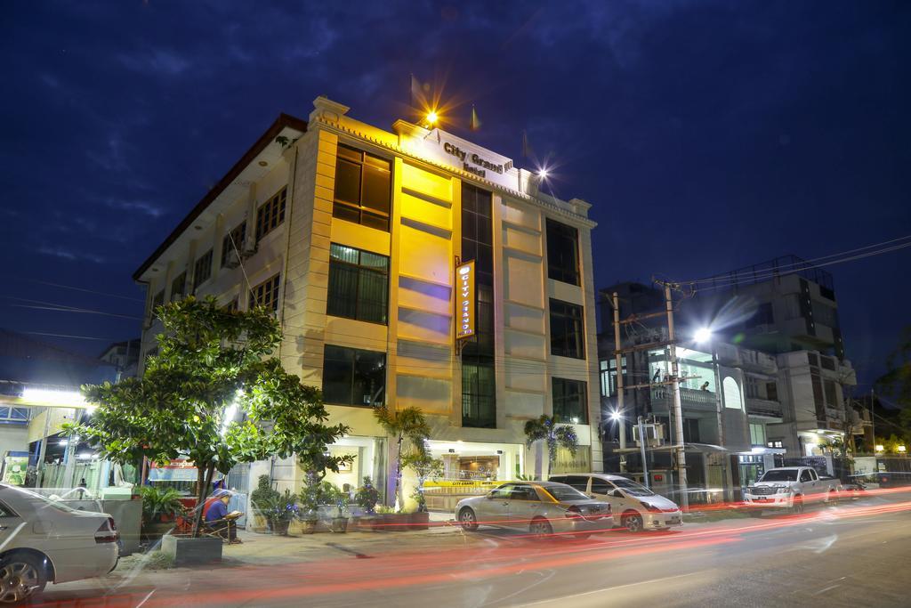 City Grand Hotel Мандалей Екстериор снимка