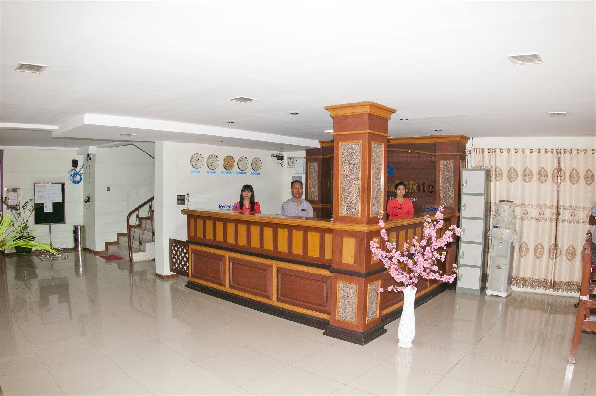 City Grand Hotel Мандалей Екстериор снимка